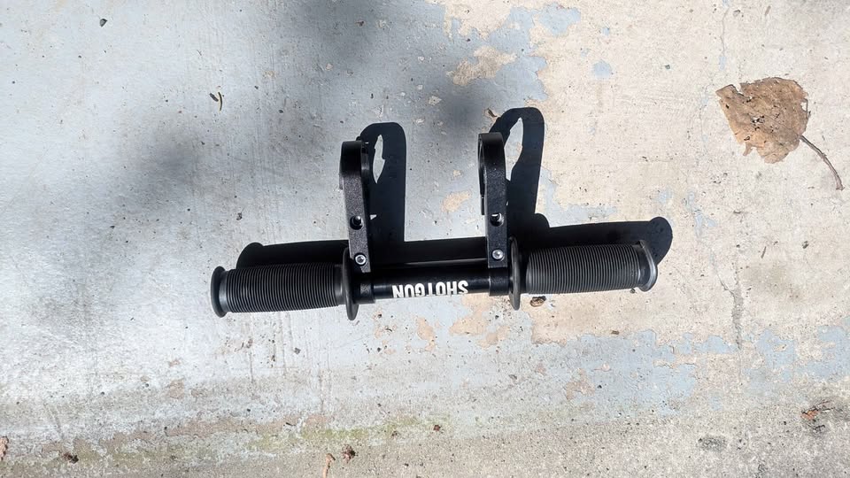 Kids shotgun handlebar