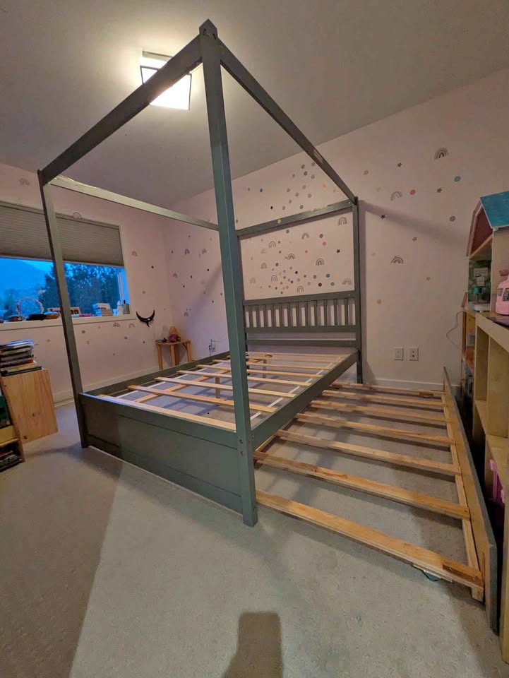 Full double size canopy bedframe